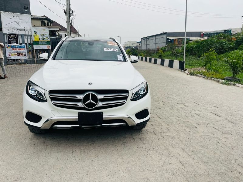 Thumbnail 2 of 2018 MERCEDES-BENZ GLC-Class 4matic